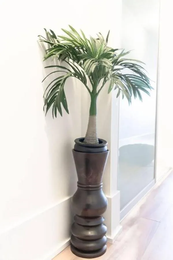 1 Bedroom Furnished Condo With Balcony Across Cn Tower Toronto